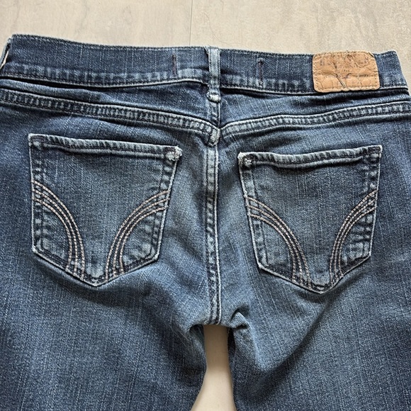 Hollister Denim  Capri pants  dark blue denim/ Social stretch  mid rise 
Fading - Picture 7 of 9
